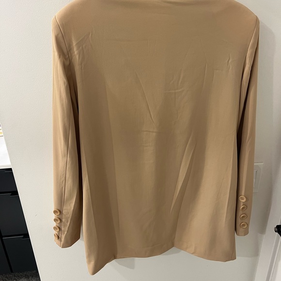 Pretty Little Thing Oversized Blazer - Picture 5 of 5